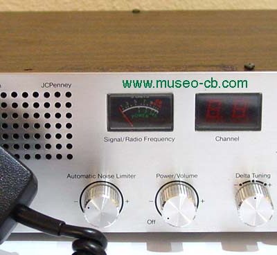 J.C. Penney Pinto plateada